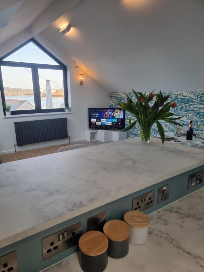 The Bunker-Luxe Central Falmouth Getaway With Stunning Sea Views Exterior foto